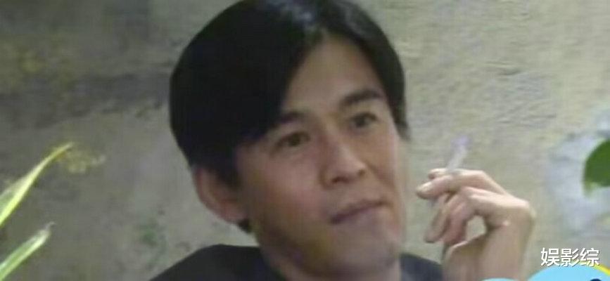 乔振宇|乔振宇白月光形象崩塌，剧中绅士儒雅，剧外举止不文明