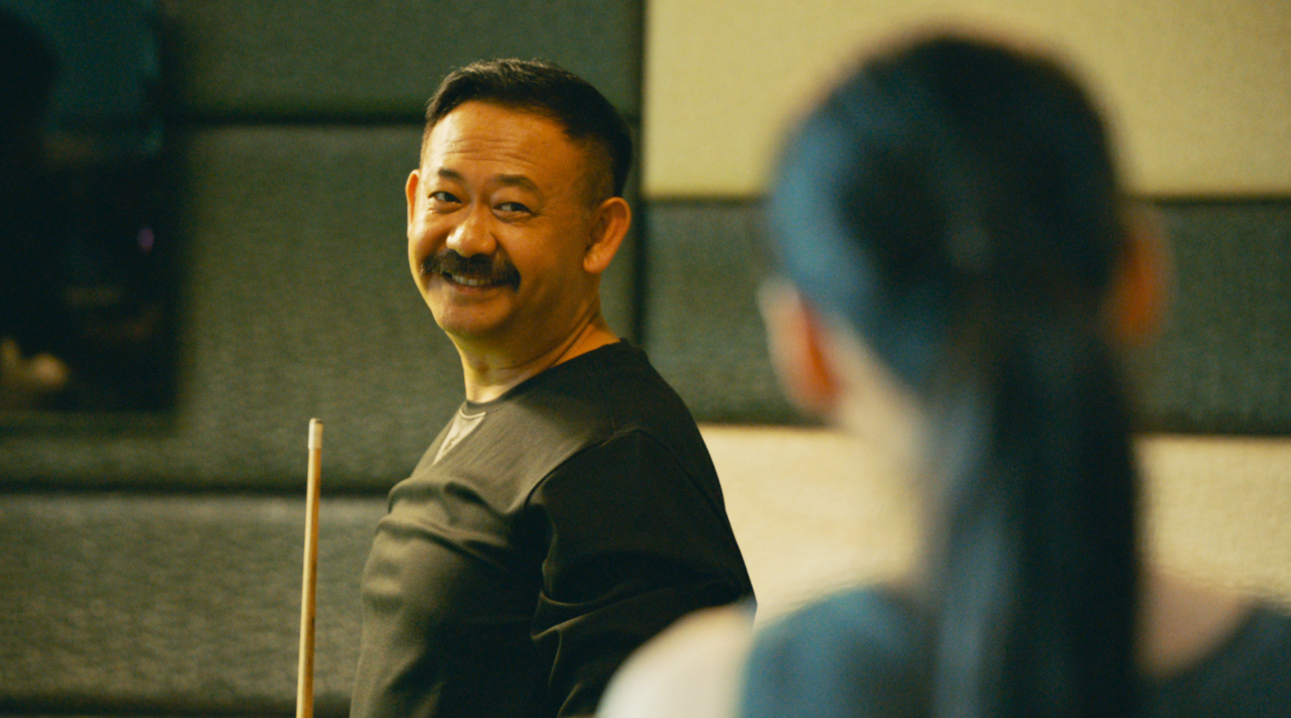 姜武|52岁姜武罕露面,外出剪头花费近两千,娶高中初恋低调幸福35年