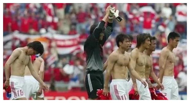 迪丽热巴|“抱不起来”的迪丽热巴,成了内娱男星的一块试金石?