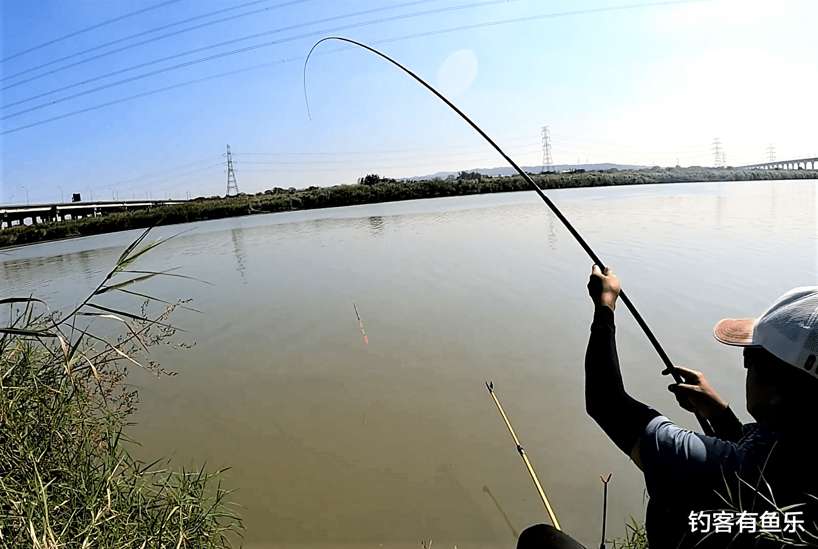 池塘|冬季野钓也能钓浮?4句钓鱼口诀,帮你快速找到鱼窝