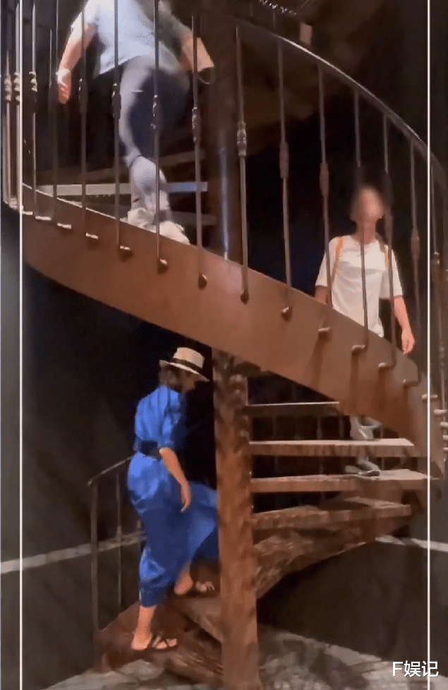 黎姿|黎姿分享和3个女儿玩各种小游戏 在户外享受大自然美好玩得很尽兴