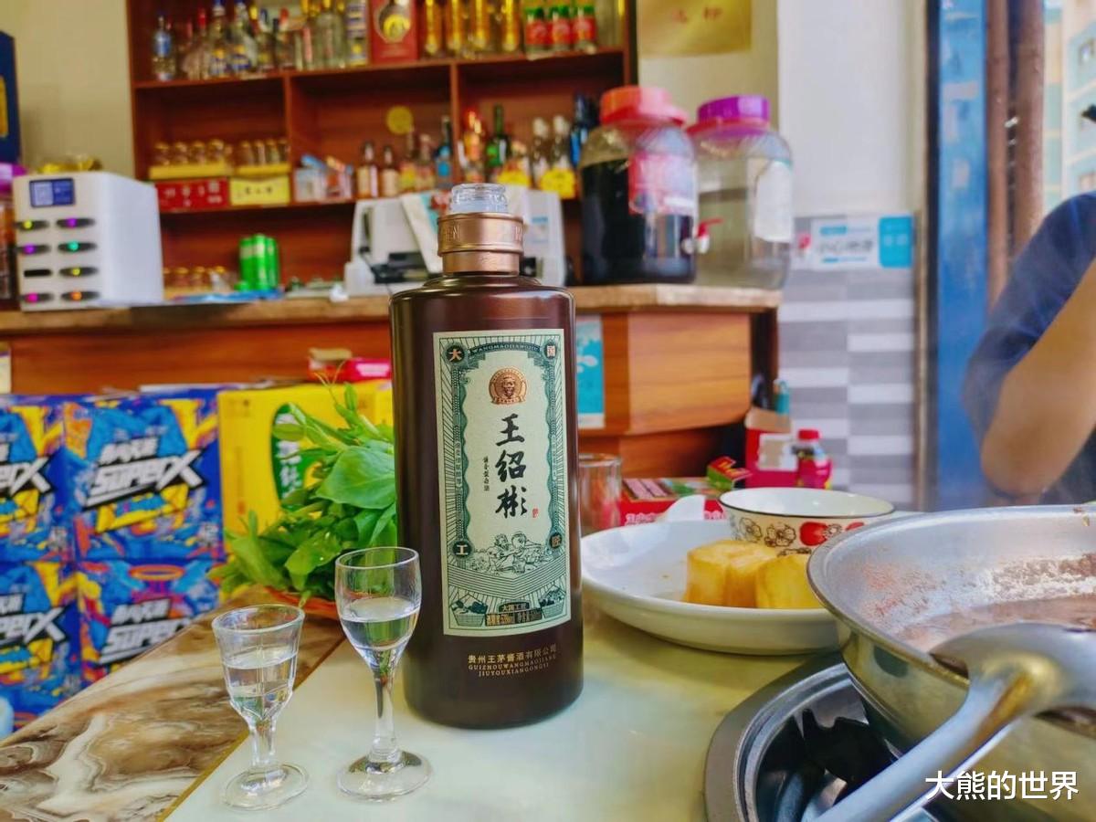 农村酒席的尴尬现象，高档酒水随处可见，但却无人问津究竟为何？