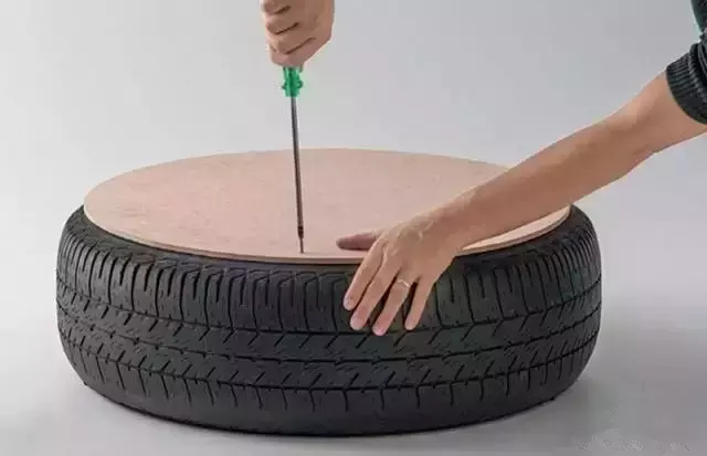 老公把旧轮胎这么一改，很多家具都不用买了，省下一大笔钱