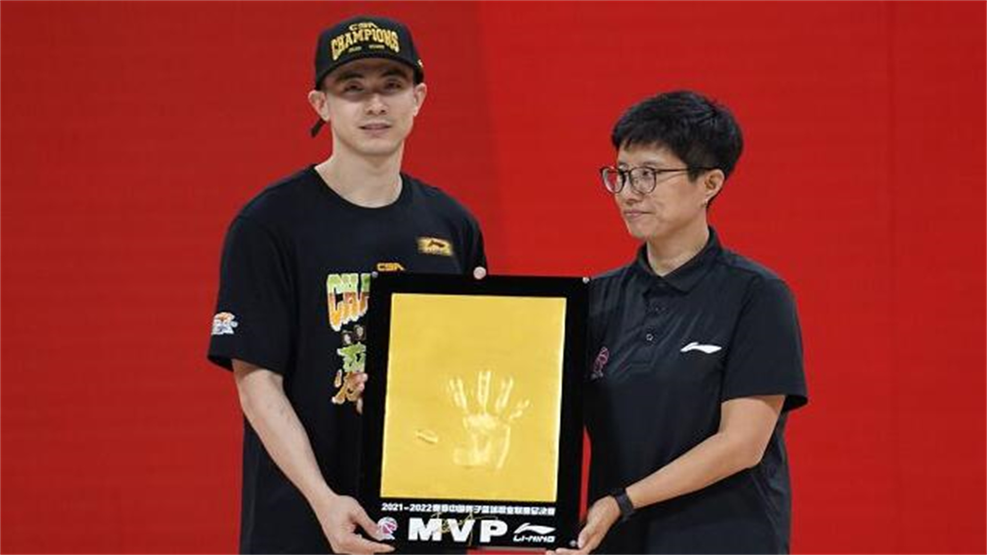 辽宁男篮|三消息，核心后卫18日大婚，21岁天才加盟辽篮，功勋老将退二线