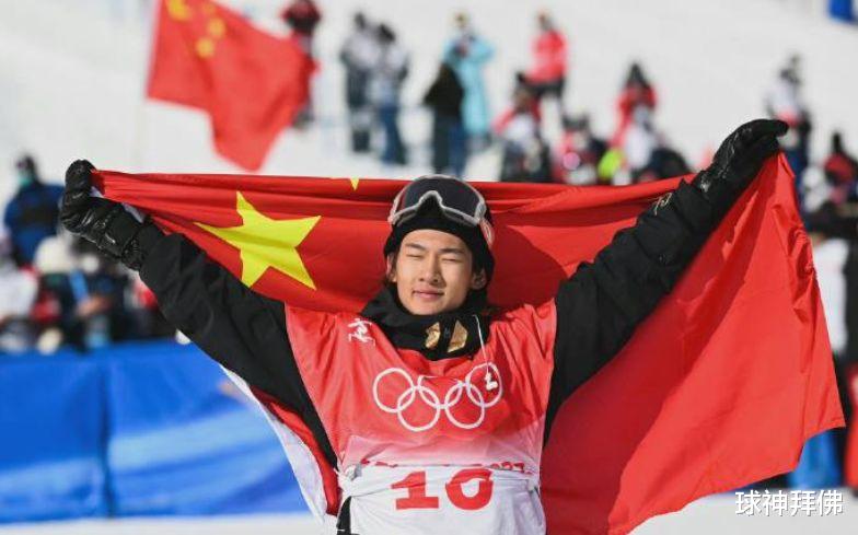 苏翊鸣|好尴尬！冬奥冠军苏翊鸣艾特过5个明星，然而只有一人搭理他