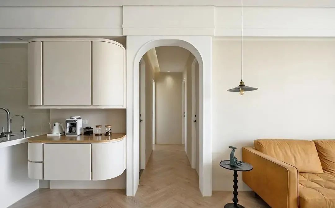 地板选错颜色,直接影响了全屋的审美,何必在这上面踩坑浪费钱