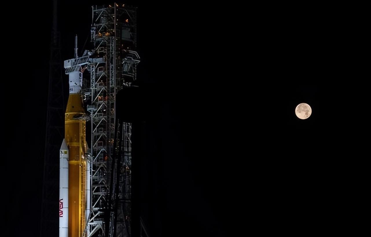 NASA登月计划硬扯中国,美专家直言不讳:要向太空输出美国价值观
