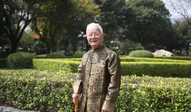 邓铁涛|国医大师邓铁涛,活到104岁,他的“长寿秘诀”很简单,你也能做