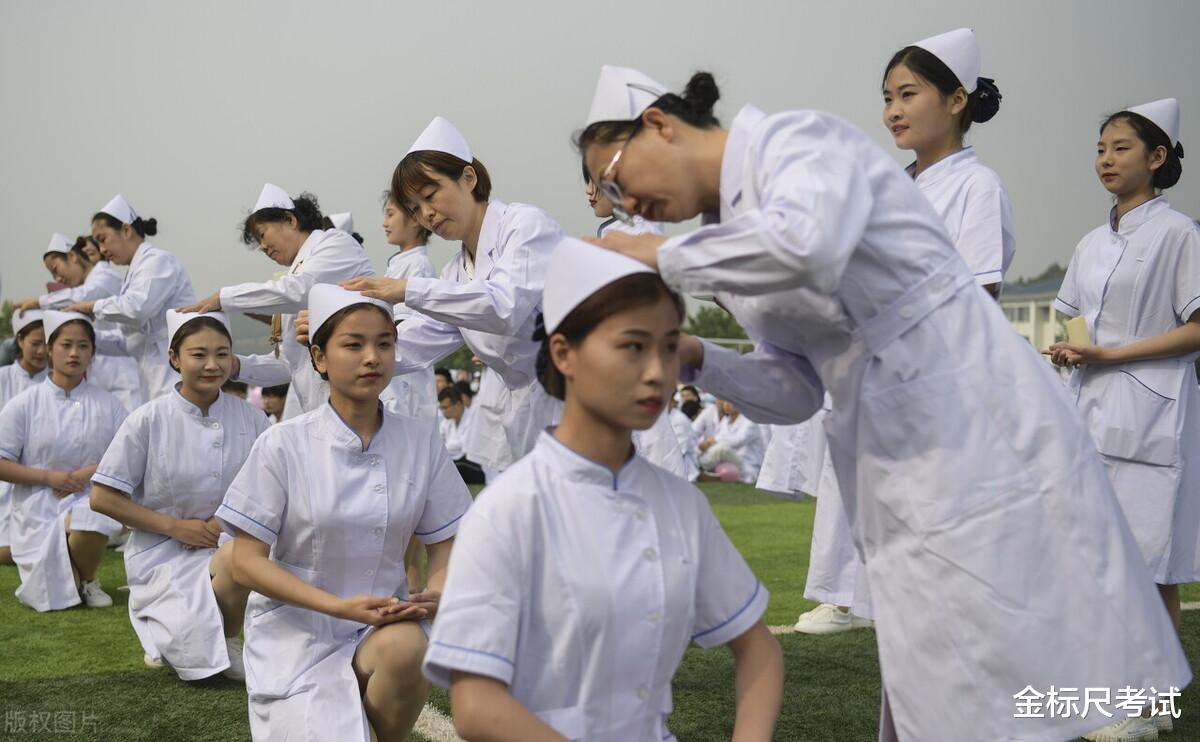 护士|体制内单位也有“合同工”岗位，上半年正在招人，看看收入如何？