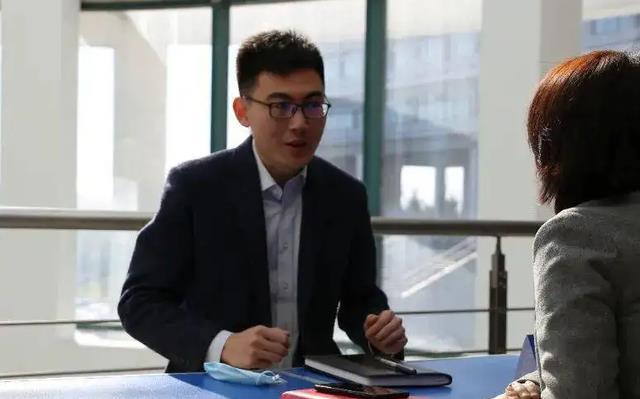 小姐姐|职场里有3种“老油条”，平时装作傻白甜，聪明的人不跟他们深交