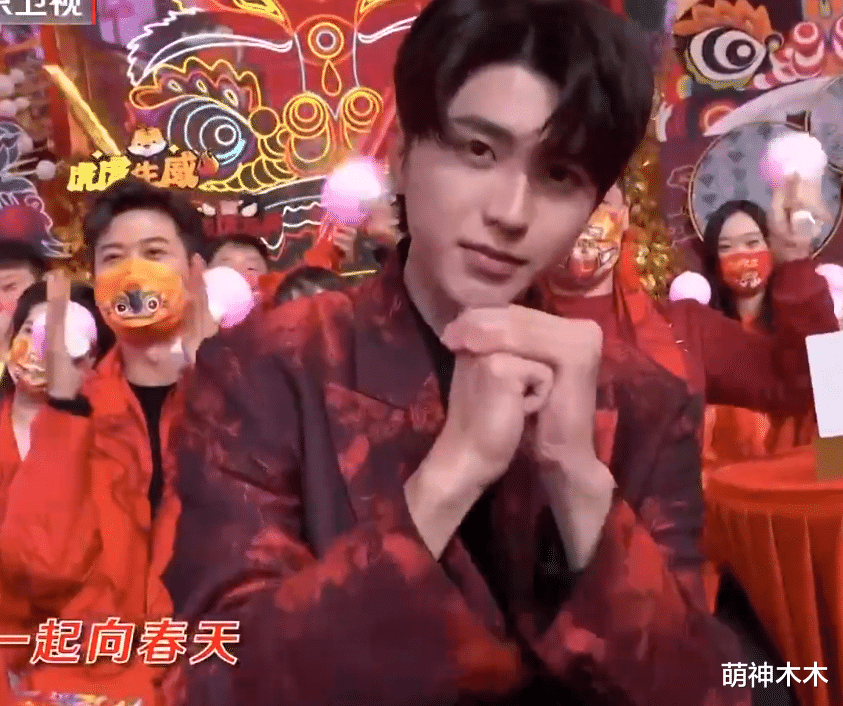 Angelababy|baby离婚后首次公开亮相,登上卫视春晚,事业心强挑战做主持人