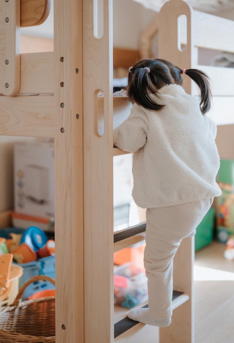 不要窗套,木门做到顶,她130㎡新家,一进门就感觉很清爽