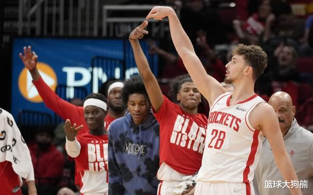 火箭队|力压申京！火箭第3中锋获两双，8投8中砍16+11，二阵奇兵非他莫属