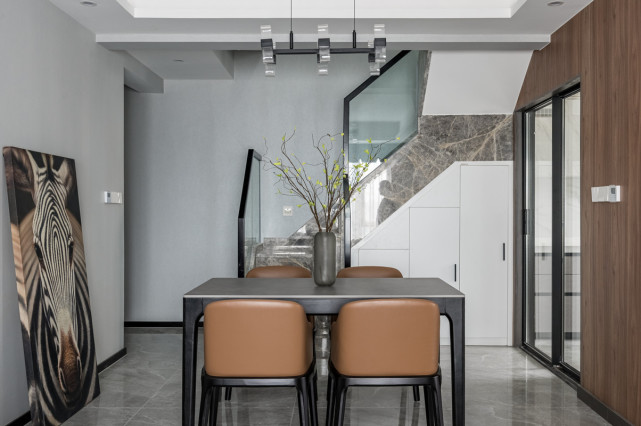 110平现代风四居室,均衡空间硬朗温馨得气息既简约又惊喜