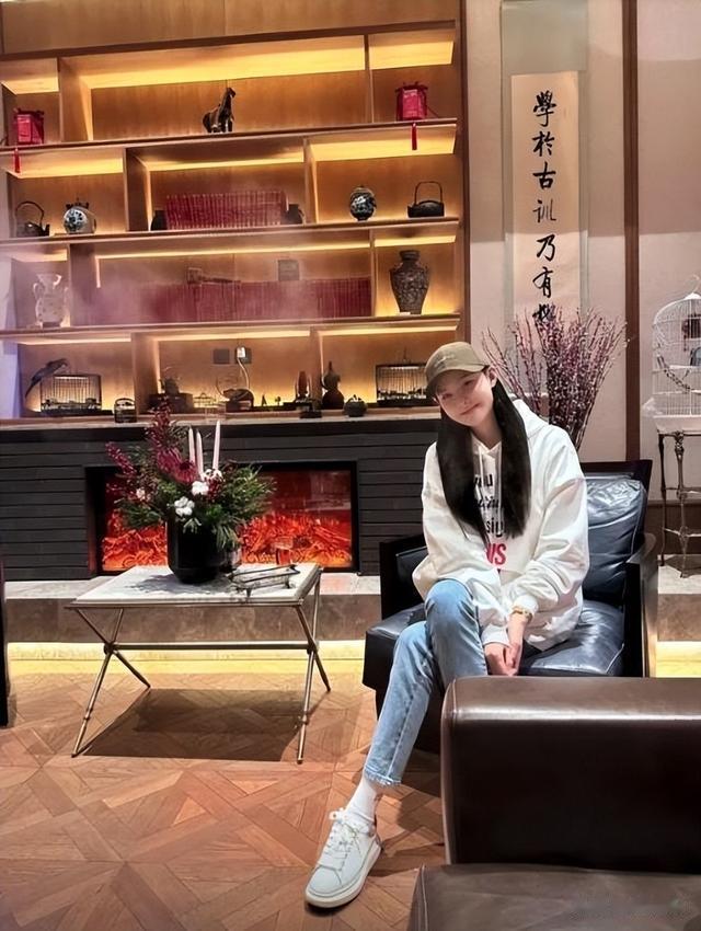 张颖颖|张颖颖小腹明显隆起，拍照时又多次刻意遮肚，张兰反应超激动