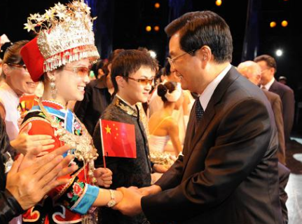 刘赛|盲人歌手刘赛：24岁获星光大道总冠军，军人丈夫愿意捐献眼睛