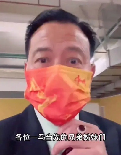 万梓良|64岁影帝做核酸与路人发生冲突,遭怒视斥骂,本人嬉皮笑脸拍视频