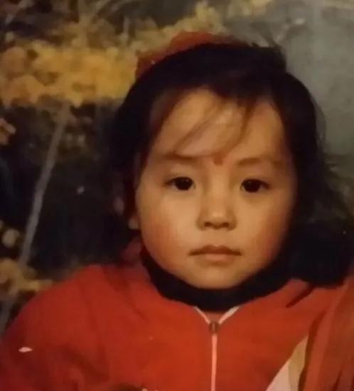 张靓颖|张靓颖的狗血情史：18岁遇见37岁的冯轲，在一起16年从未看清对方