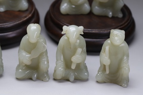 和田玉籽料|舊藏和田玉籽料“十二兽首”一套  .