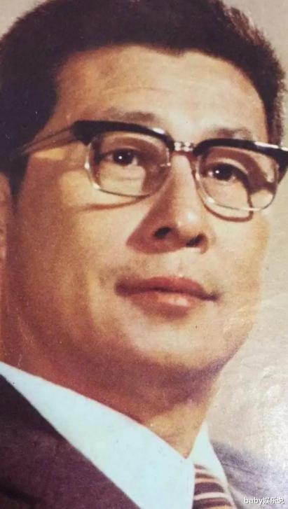 王心刚|著名演员王心刚：一代人的男神，与发妻携手到老，如今过得如何