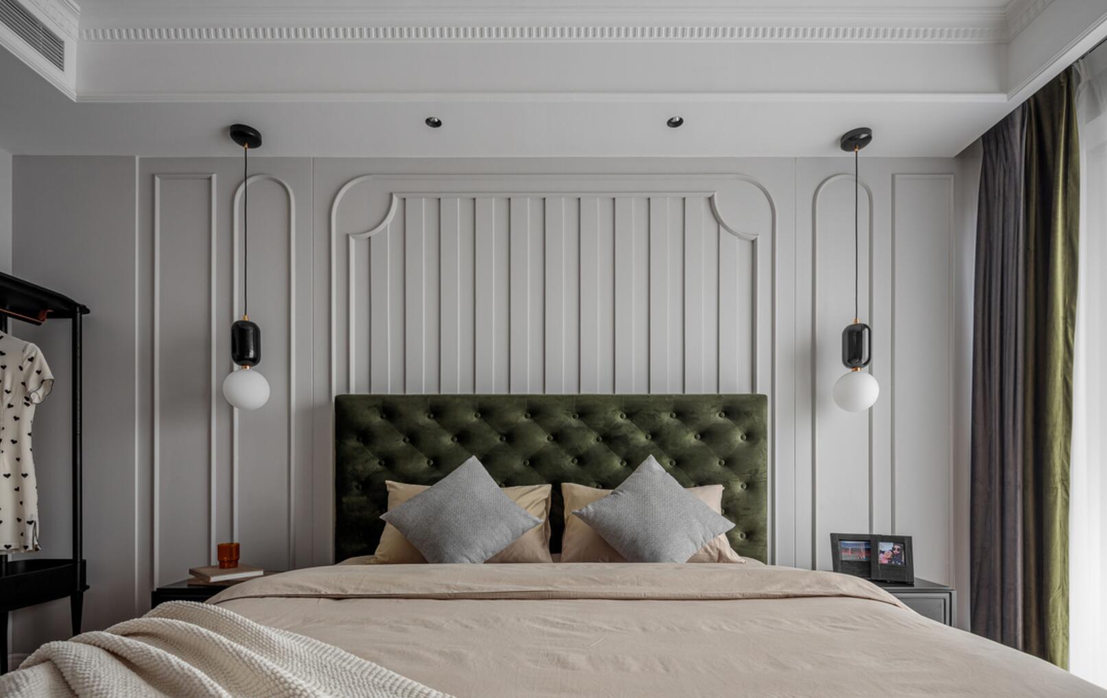 她135㎡新家，墙面满做造型，却看不到一丝的复杂，太有气质了