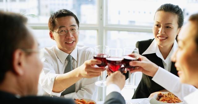 |请客吃饭，如何能让领导尽兴？活学活用“十步法”，效果事半功倍