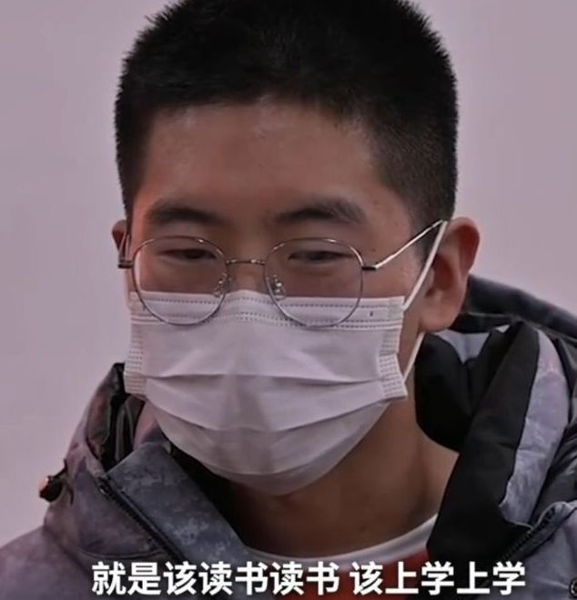 |学生酷似孙卓引发关注，卓宝亲自出面回应，模仿大赛只能获第二名