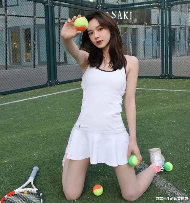 大连|中国最美詹密晒照，化身为“网球女神”，大长腿撩人酒窝迷人