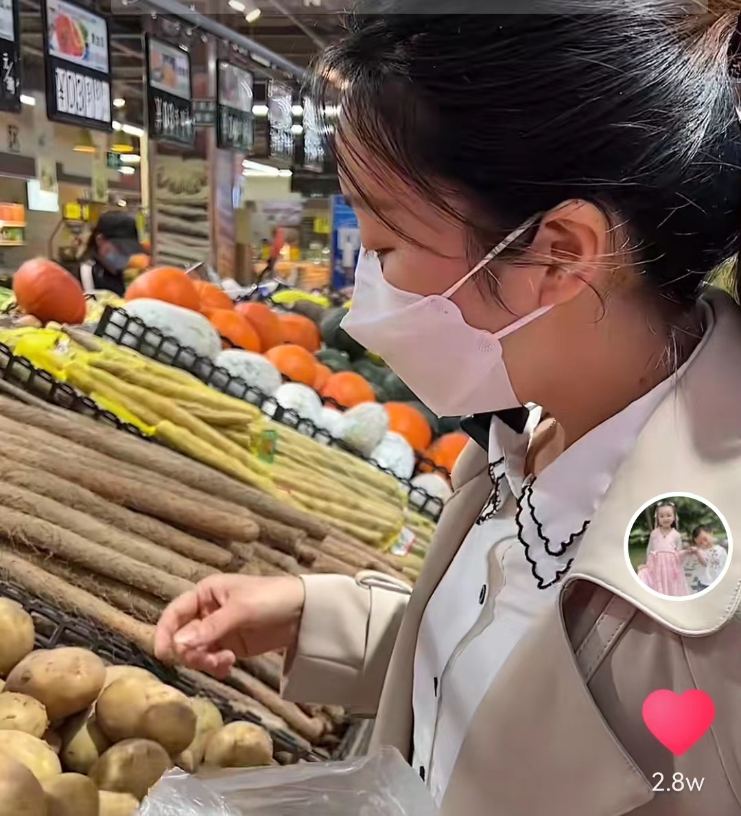 |田静晒姚威做菜画面,切西葫芦手法娴熟获认可,老杜说法遭打脸