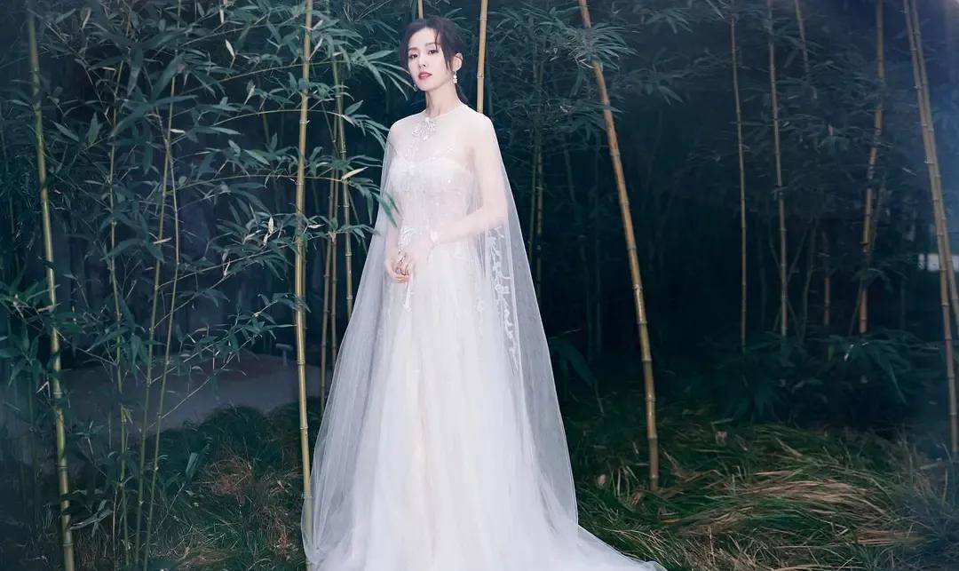 蒋梦婕|刘诗诗素雅扮相高级感十足，像极了仙女下凡