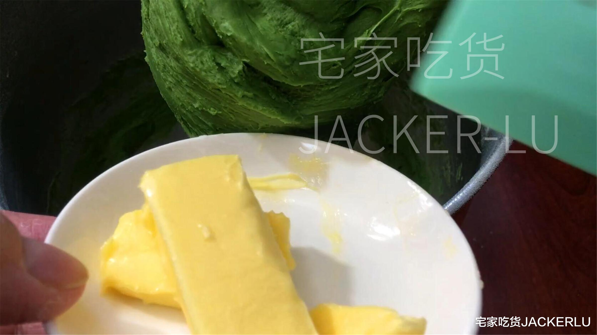 抹茶红豆欧包，易出膜，外脆内软，红豆与抹茶超级搭配。