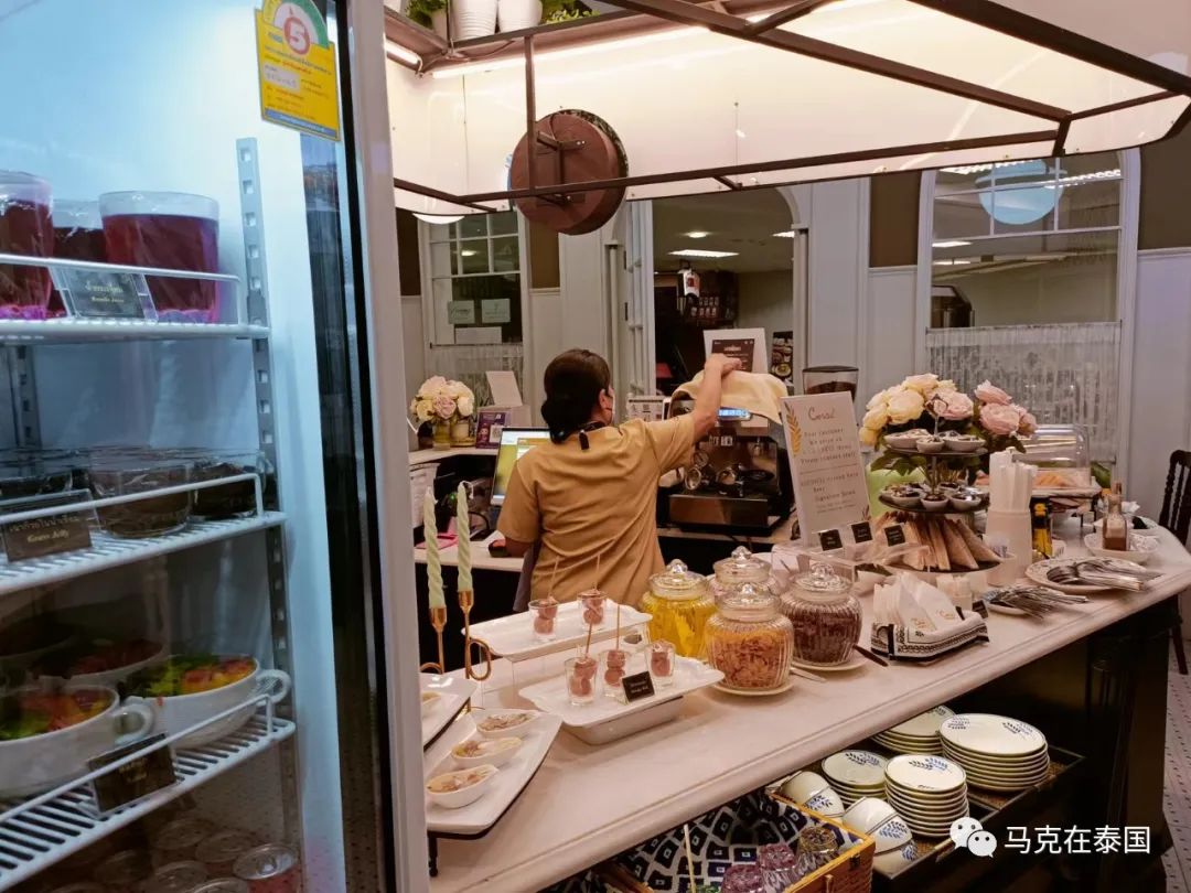 清迈|在清迈机场偶入泰国最小贵宾室，正餐小吃样样有