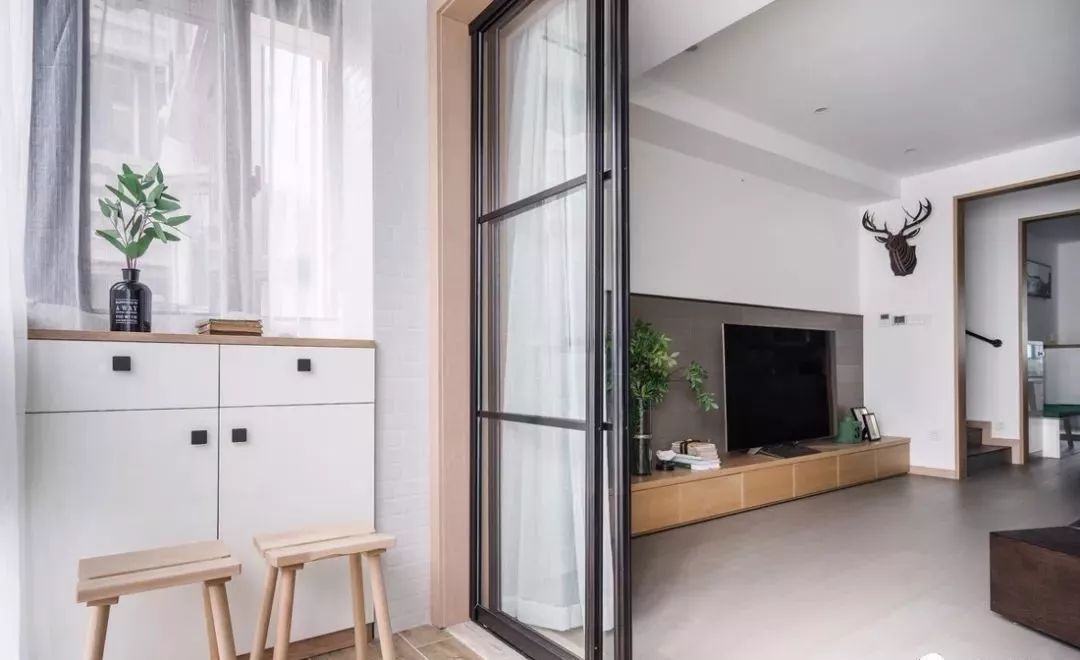 阳台不装门,千万别瞎“砸墙”扩容面积,装修必看!