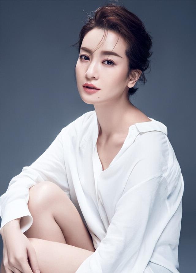 李晟|李晟:因戏结缘嫁给“尔康”,结婚生子如今生活幸福,家庭美满