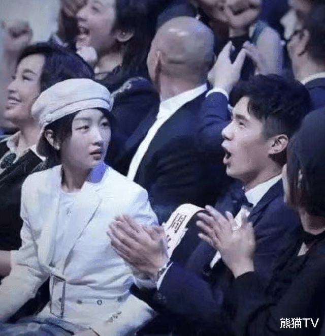 吴昕|周冬雨刘昊然被曝已恋爱两年,更多细节被扒出,穿情侣鞋私下好甜