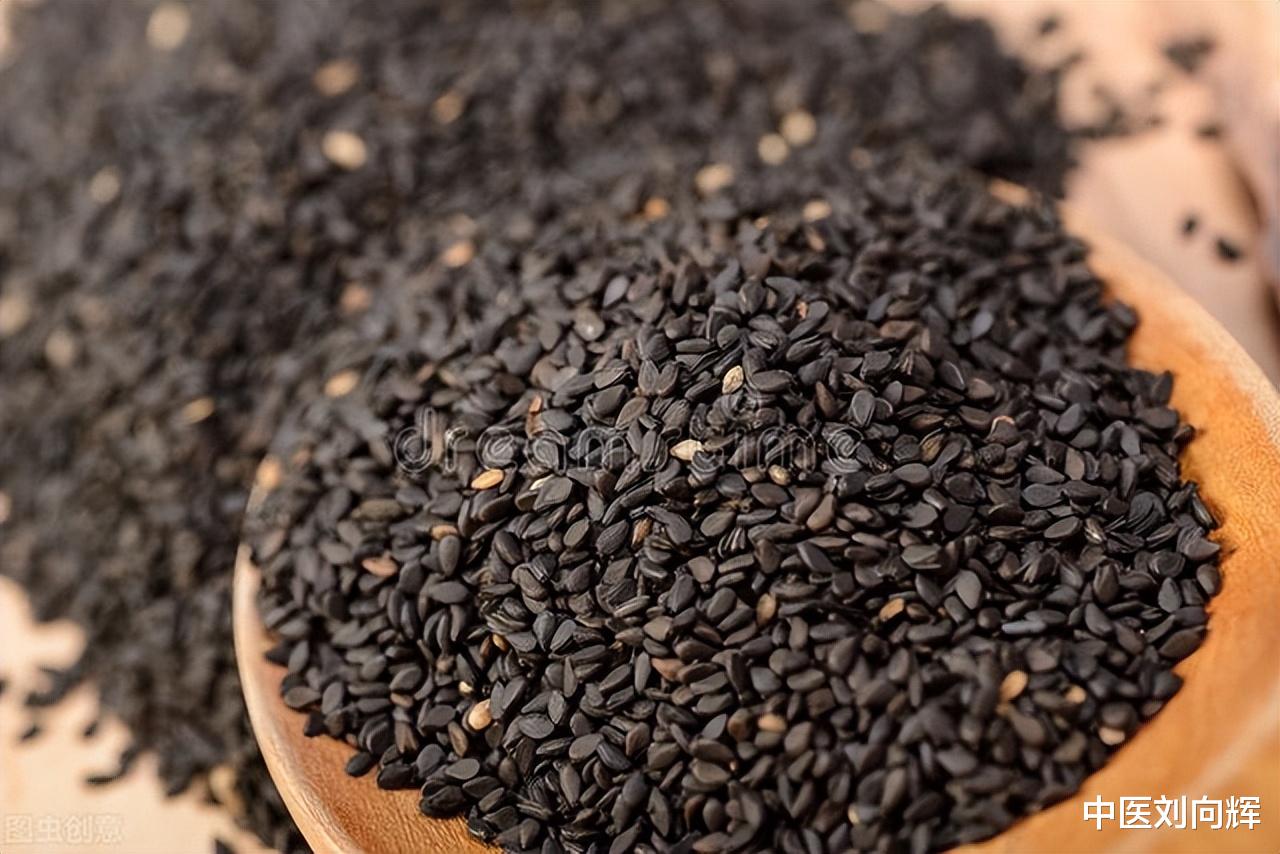 医生|头发早白、脱落，不要怕。一个中成药两味药，刘医生帮你搞定它。