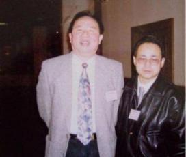 “首富”锒铛入狱,妻子娃远走高飞,小姨子不离不弃为其奔走16年