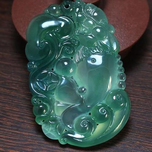 翡翠|人人都能拥有的亲民款翡翠—油青种，你买贵了吗？