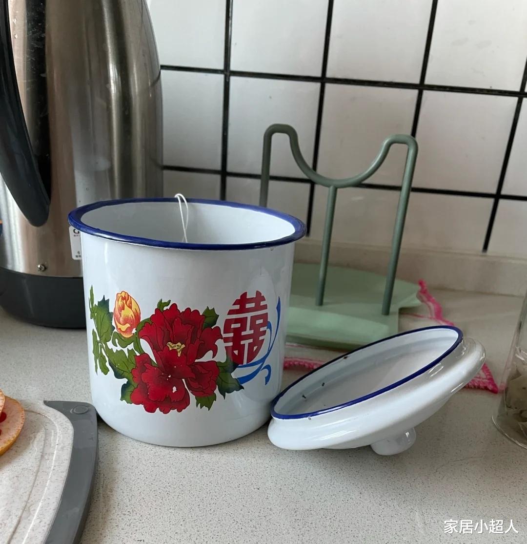 痛风|还在用这几种杯子喝水?赶紧换掉,看完记得分享给家人