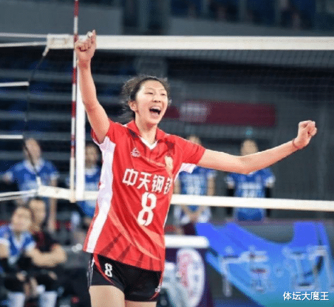 夢潔|女排19歲小將獲媒體大贊！扣球多變彈跳出色，或培養(yǎng)成全面主攻手