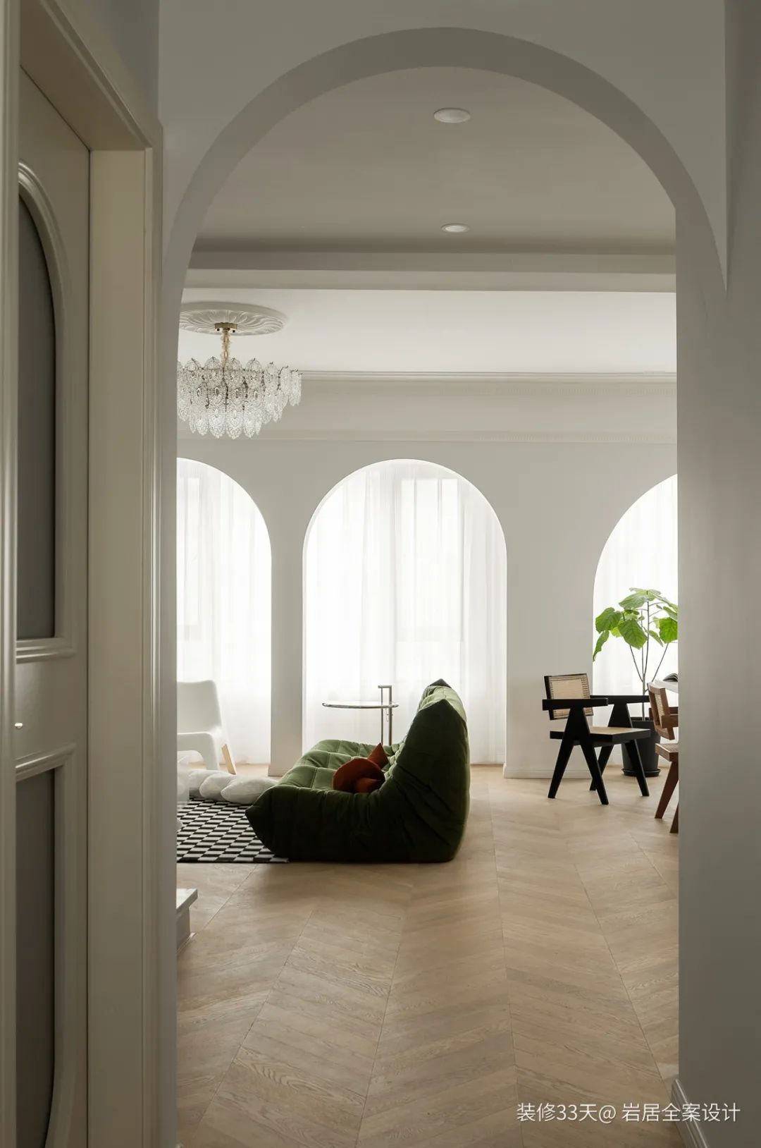 装修设计：90后夫妻简法轻奢混搭跃层