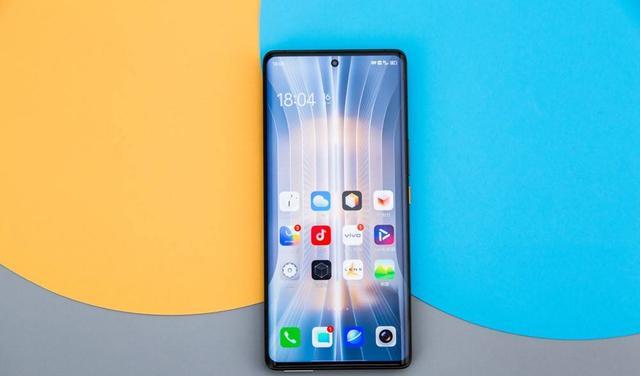 华为mate|目前值得入手的5款高性价比机型，各品牌均有一款，流畅3年也无忧