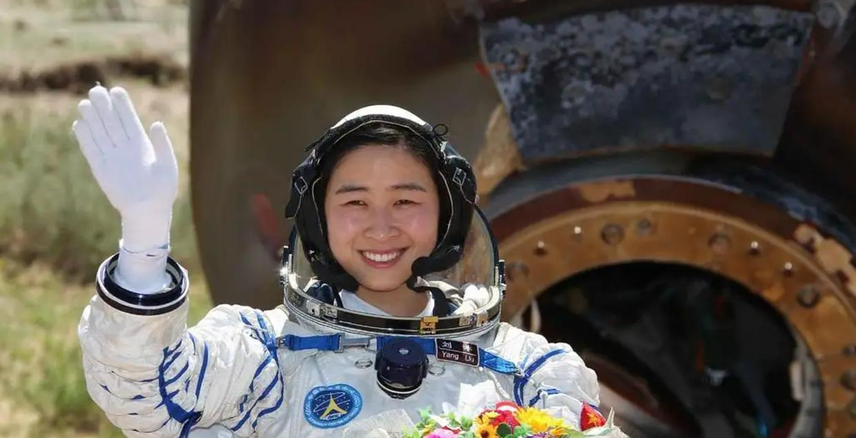 女航天员选拔:生育过的优先!返回后禁止生育?她们付出太多了