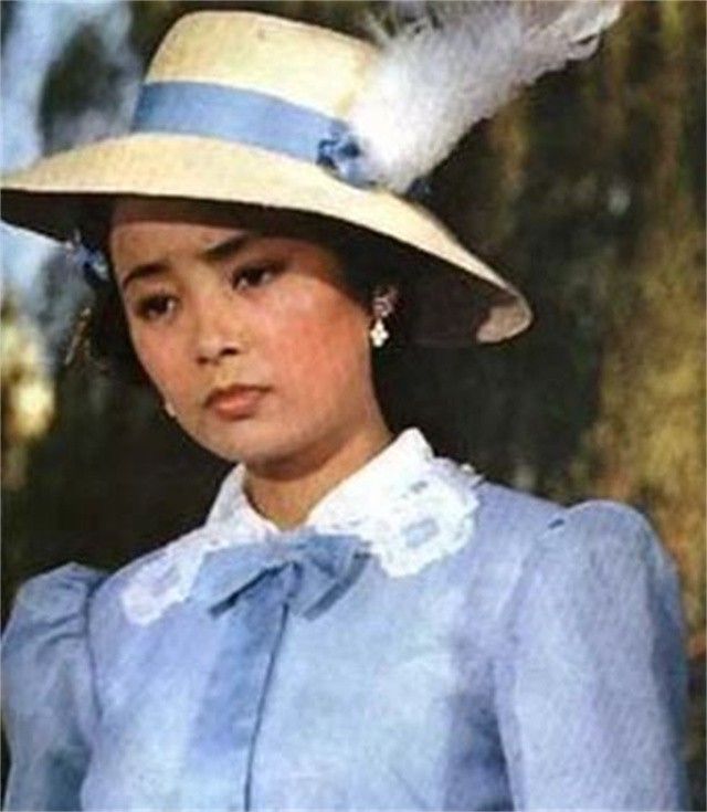 张瑜|“弃夫出国”，单身31年无子女，凭《庐山恋》爆红的张瑜近况如何