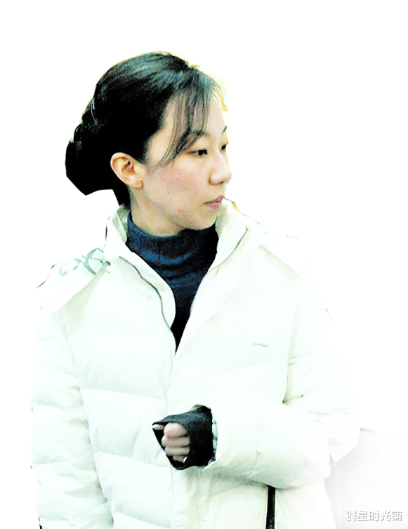 侯瓒|侯瓒：我是侯耀文的长女郭德纲的“妹妹”，与二伯和解后终获幸福