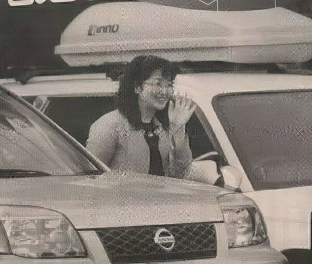 山口百惠|山口百惠：21岁嫁三浦友和，4年后生下儿子，穿着朴素笑容却更美