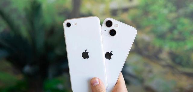 音箱|价格相差1300元，iPhoneSE3和iPhone13mini选哪个比较好？