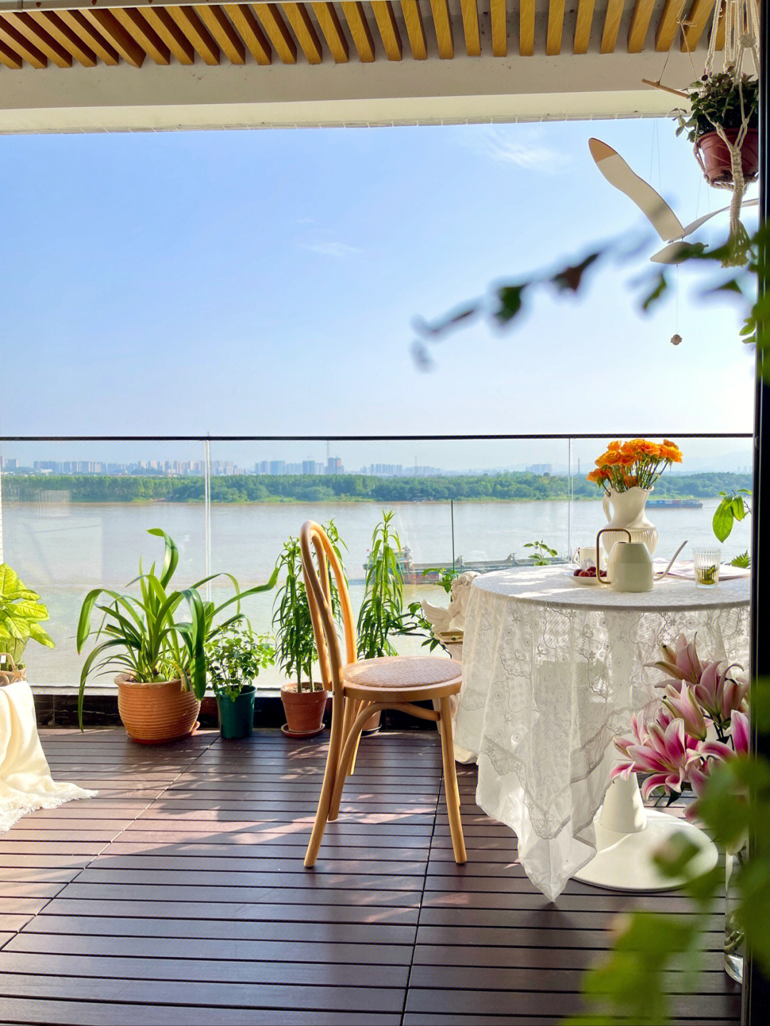 6楼江景房,开放式阳台花园改造 ,仿佛置身在大自然的森林里