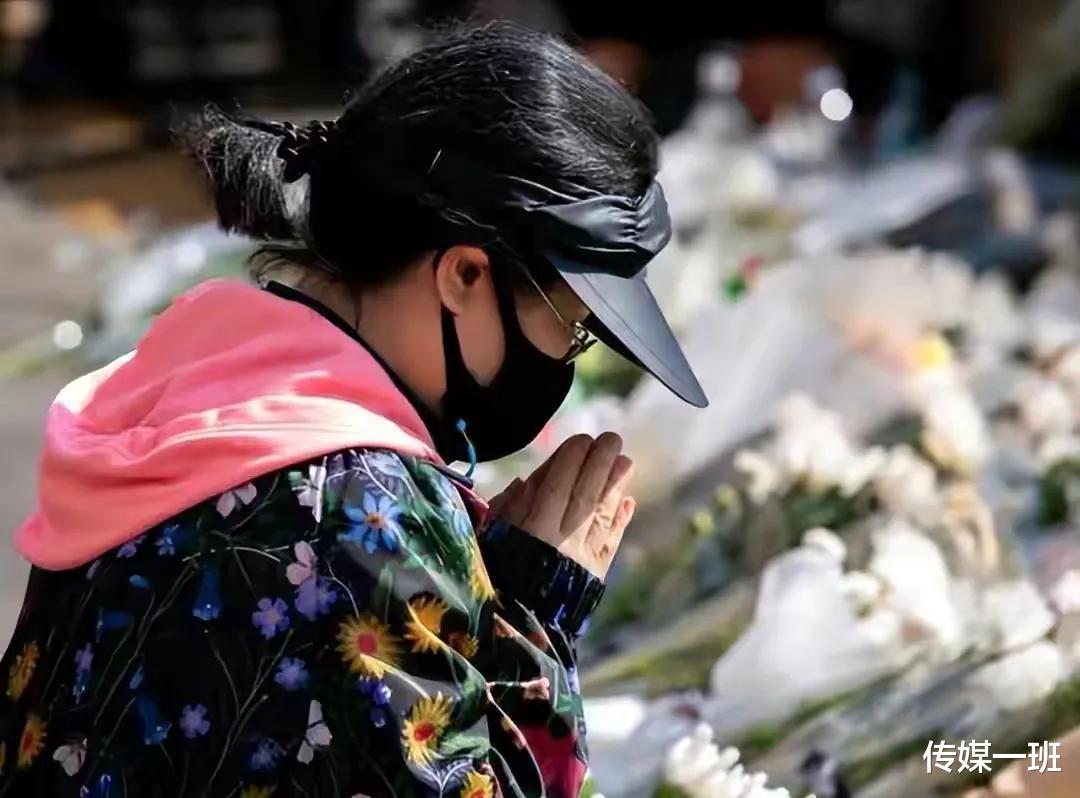 梨泰院|1.83米男星为救陌生女身亡，葬礼上父亲悲鸣，梨泰院踩踏原因曝光