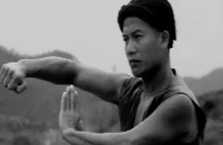 电影|邱建国:曾是武术冠军,出演恶人后走红,拍戏睡觉时病发遗憾离世